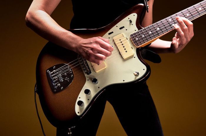 Fender Tawarkan Les Gitar Gratis Secara Online Agar Masa Isolasi Berfaedah